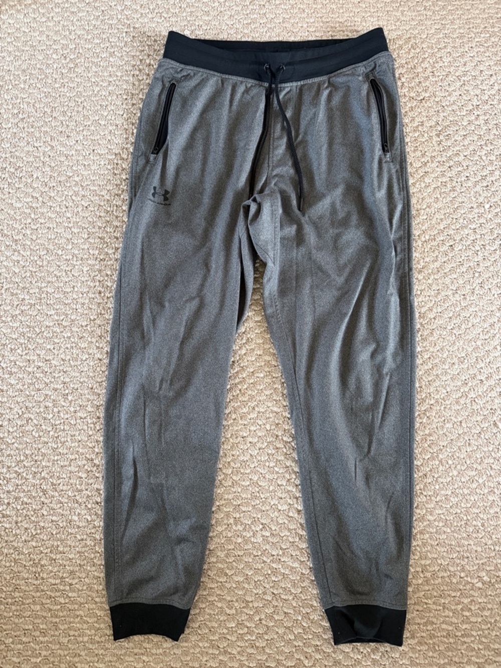 Under Armour Gray & Black Tech Jogger Sweatpants